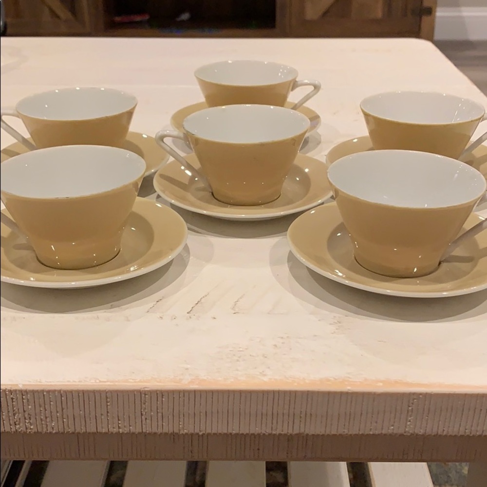 Lilien Porzellan Austria Demitasse Set